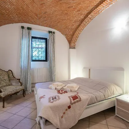 Alla Corte Di Angera Apartment