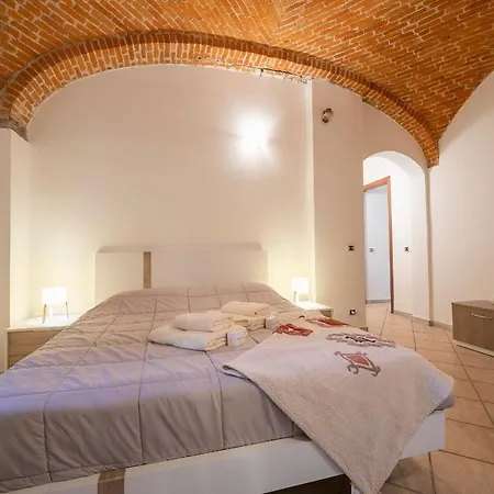 Alla Corte Di Angera Apartment
